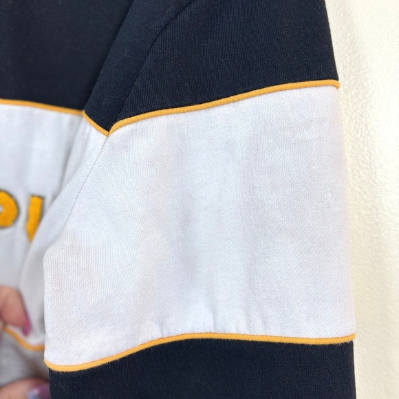 Harry Potter Wizarding World Hufflepuff Hoodie Unisex Medium Black Gray Yellow - Picture 7 of 11